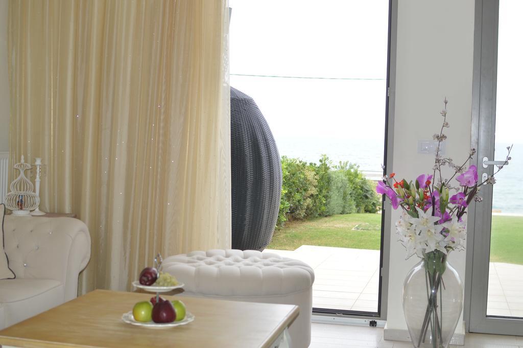 Sea View Beachfront Villa Maria Gouvai Exteriör bild